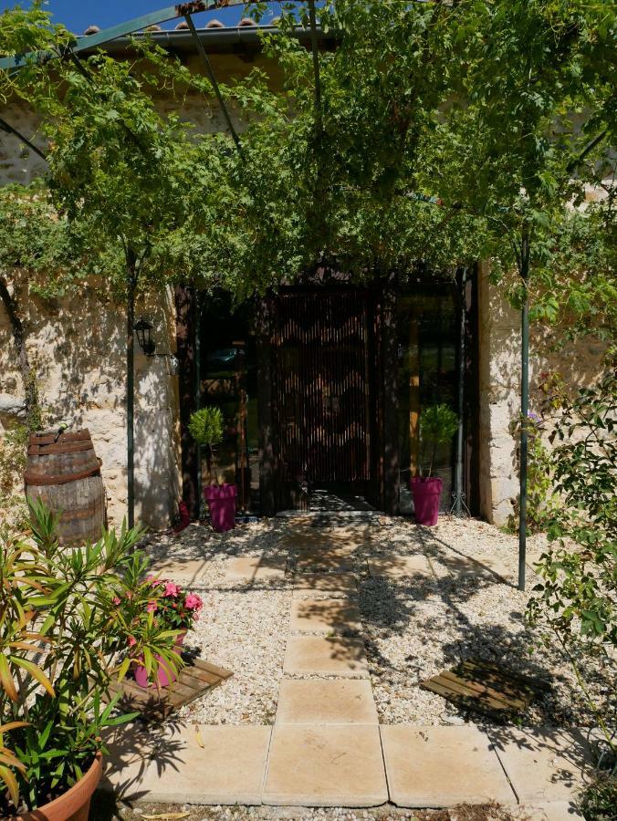 Villa Chez Daisy Montbron Exterior foto