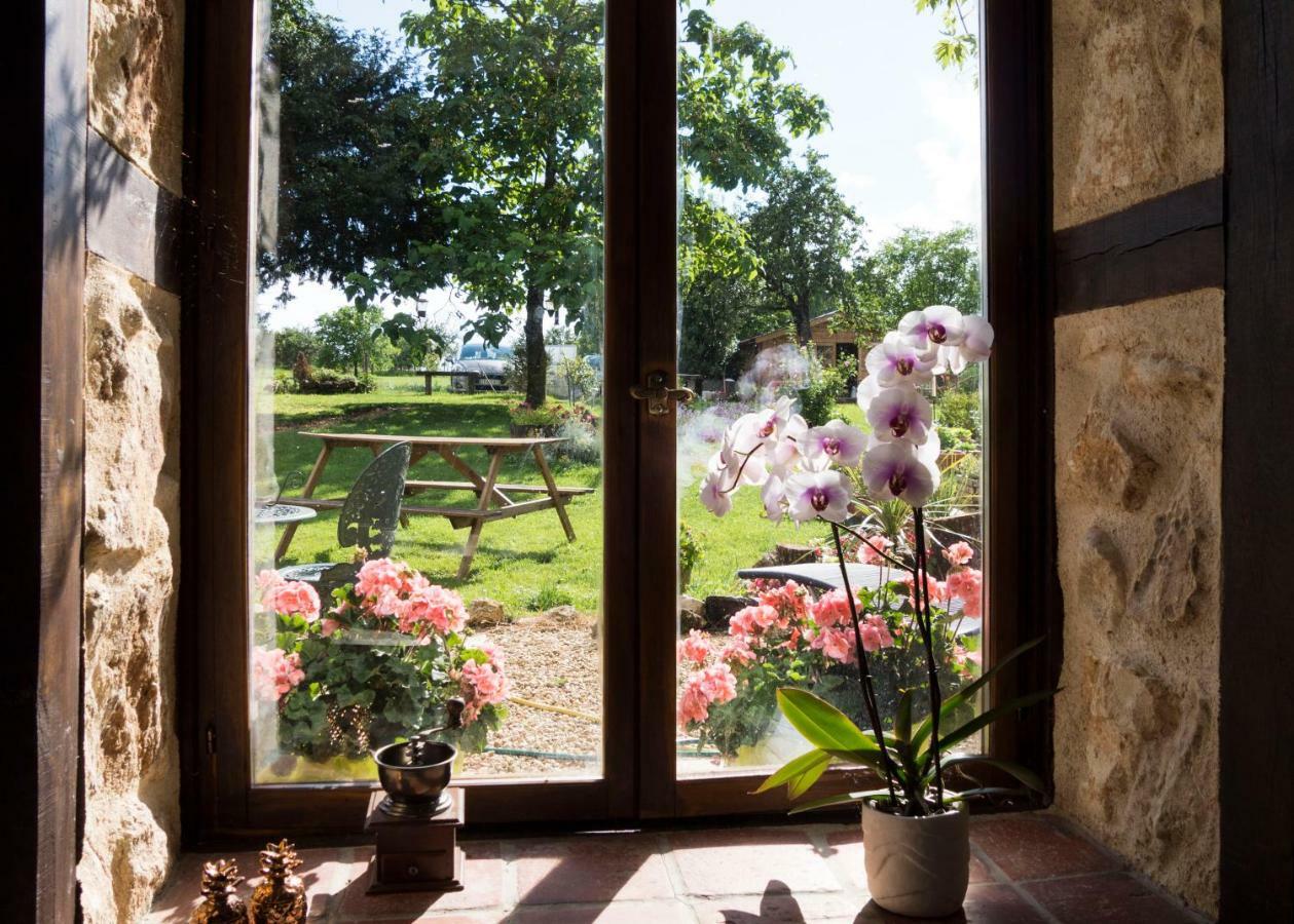 Villa Chez Daisy Montbron Exterior foto